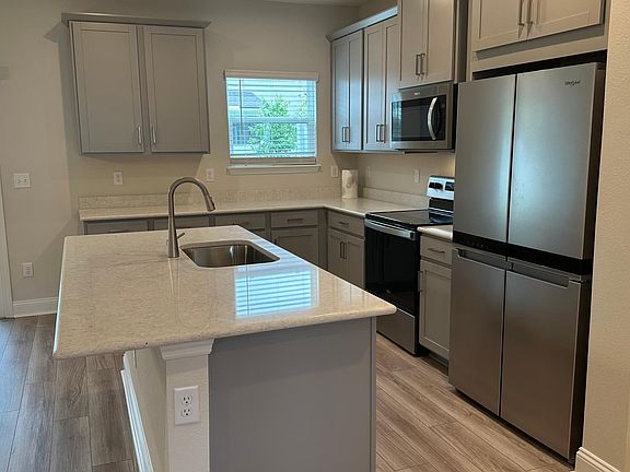 3rd image of 11934 Calvesta St
