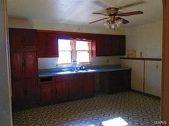 4th image of 906 Glassey St