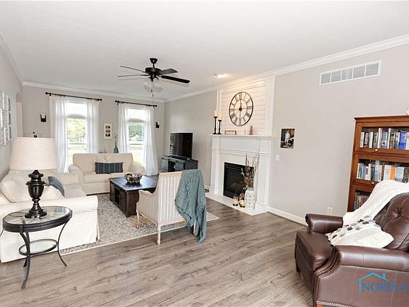 4th image of 14607 Lake Meadows Dr
