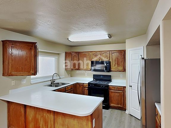 3rd image of 3750 S Suffolk Cir