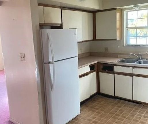 4th image of 1175 Atwood Dr