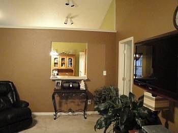4th image of 8118 Whitview Dr
