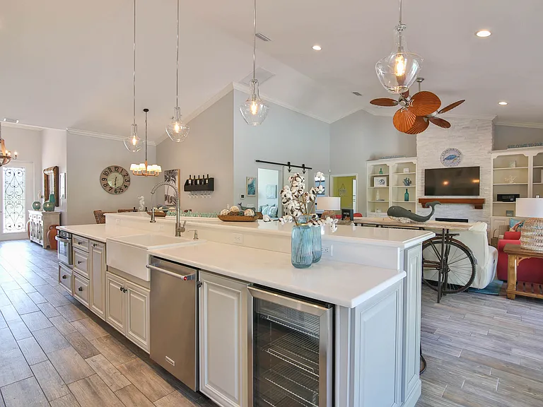 1102 Mallorca Dr — Photo 19
