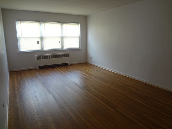 4th image of 2136 Haviland Ave