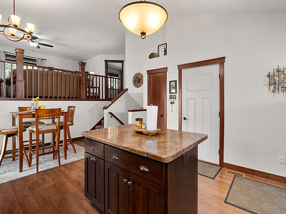 5th image of 797 Club View Ln