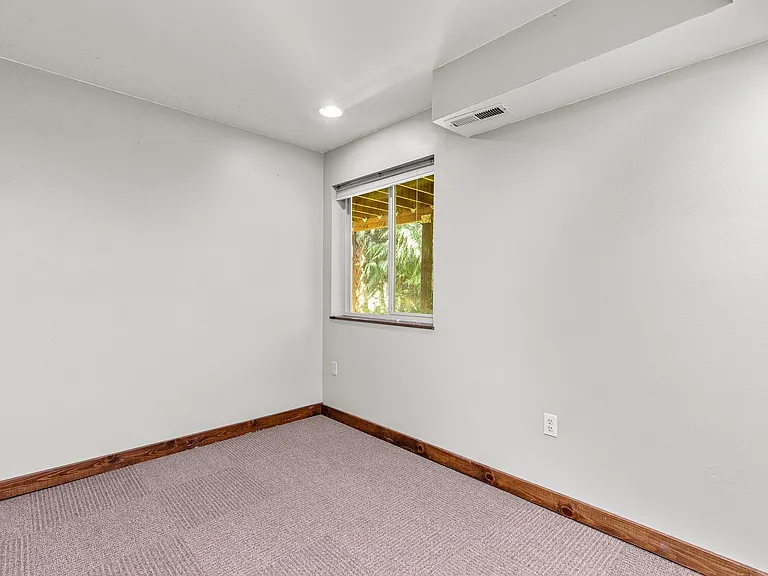 22030 E Lost Lake Rd — Photo 35