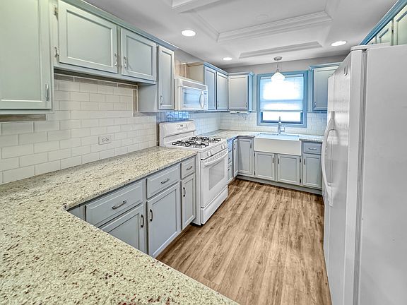 5th image of 9534 S Melvina Ave