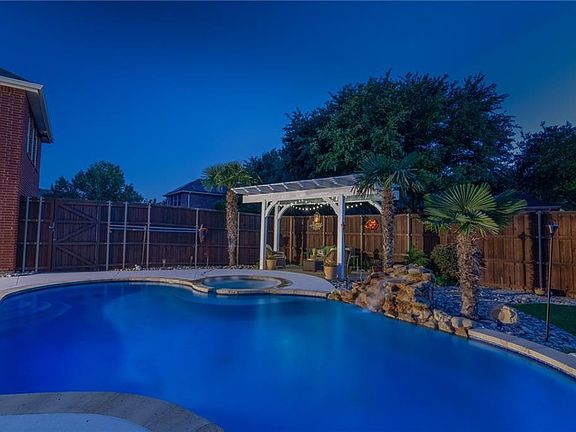 3rd image of 3617 Carver Court Ln