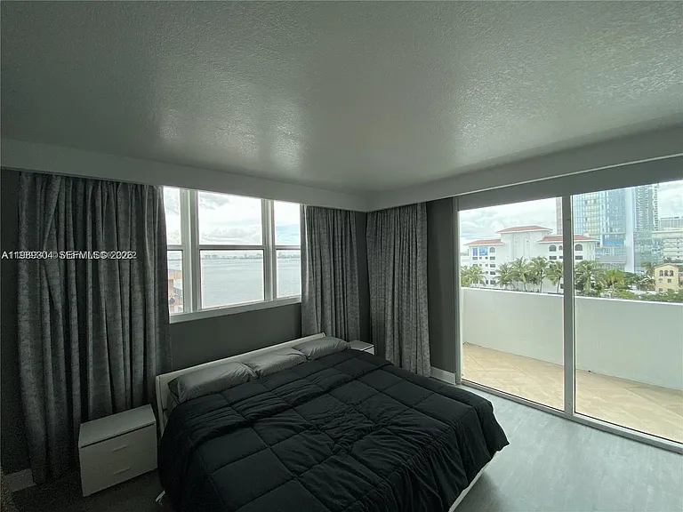 500 NE 29th St #608 — Photo 17