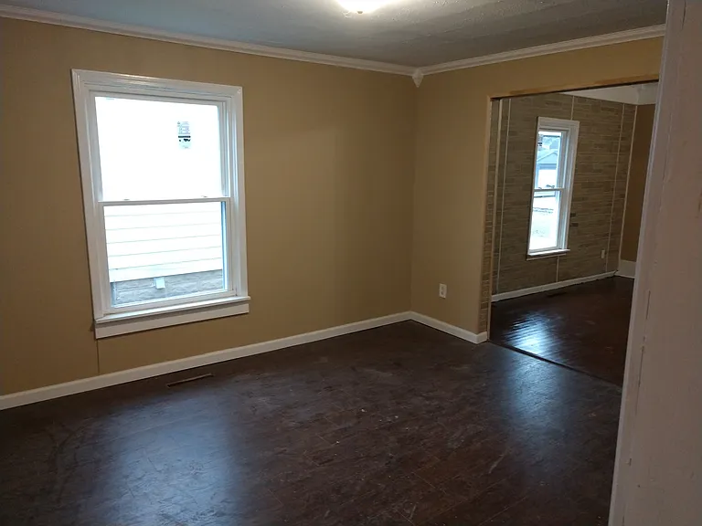480 Elgin Ct — Photo 3