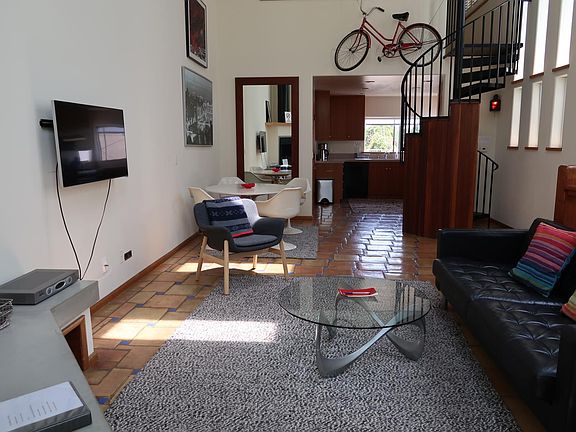 5th image of 542 Vernon Ave #5