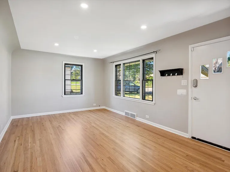 Open Living/Dining Floor Plan