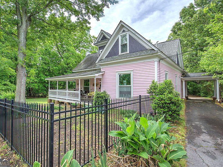 Listing photo 4