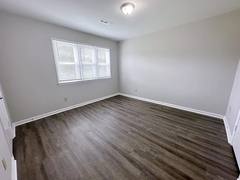 2436 Moran St — Photo 16