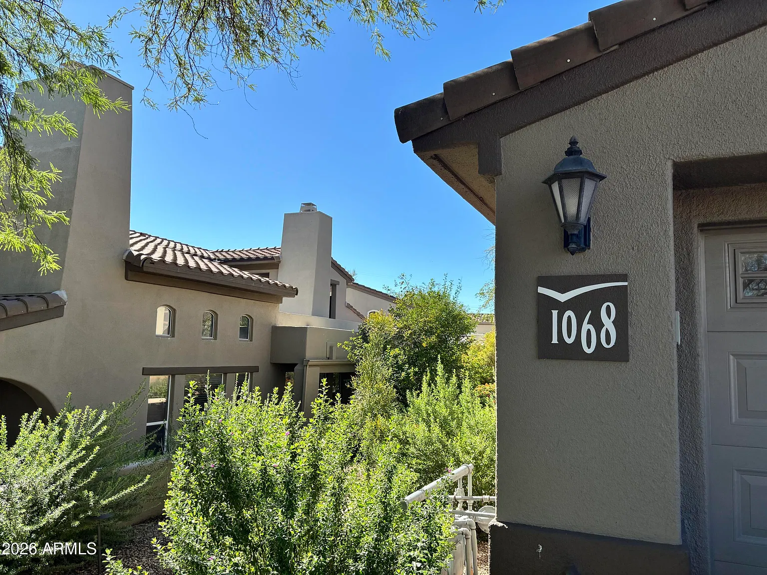 2 bed, 2.0 bath, 1950 sqft, $4,500 — Photo 3