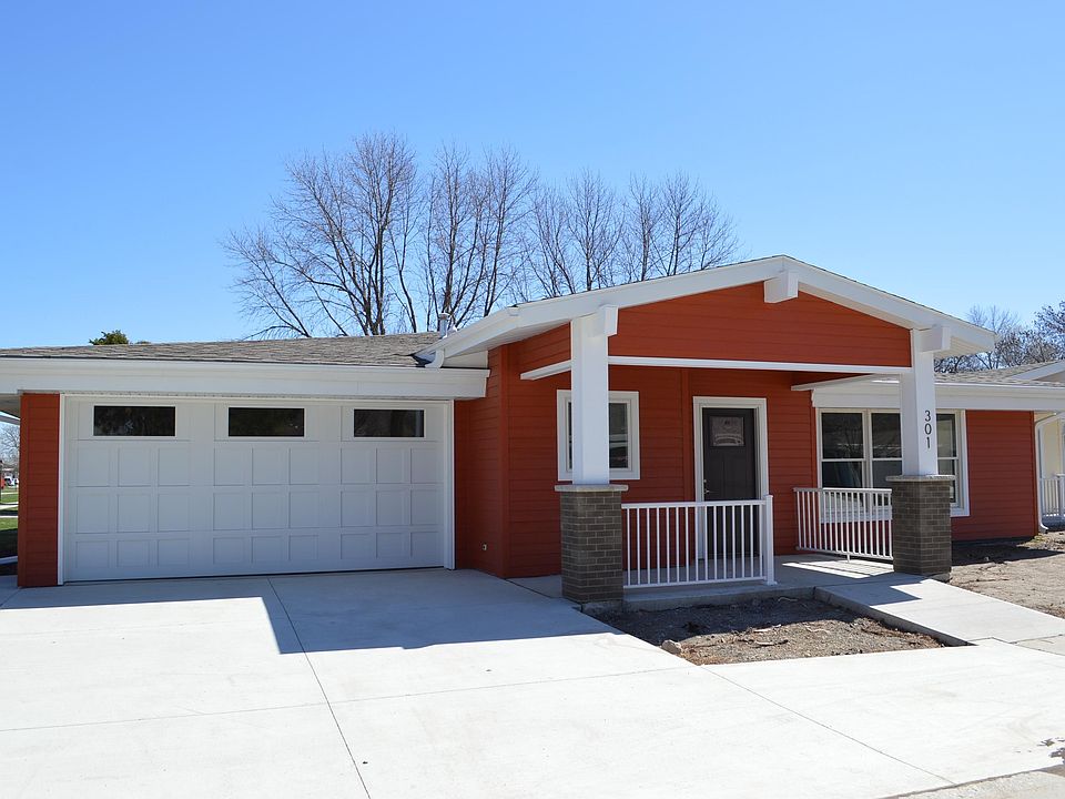 1st image of 301 Oak Hill Ct
