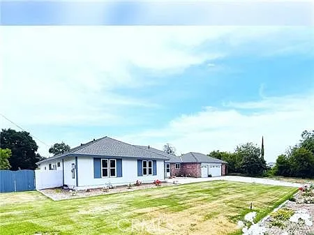 5 bed, 3388 sqft, $6,000 — Photo 4
