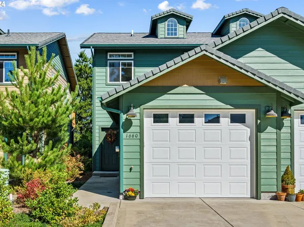 1660 32nd St, Florence, OR 97439