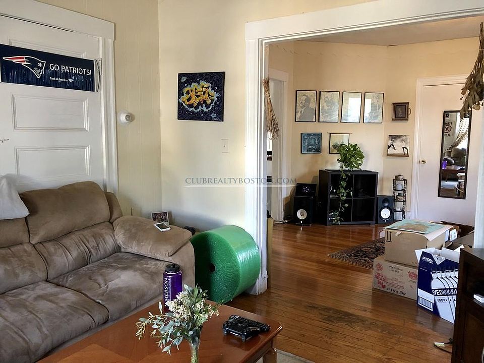 2nd image of 11 Melendy Ave