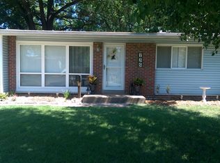 735 Manresa Ln, Florissant, MO 63031
