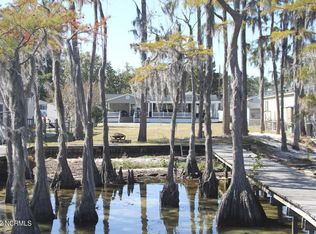 121 Maple Ave, White Lake, NC 28337