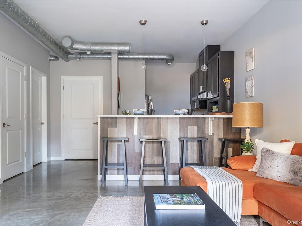 1st image of 128 Vineyard Avenue #101