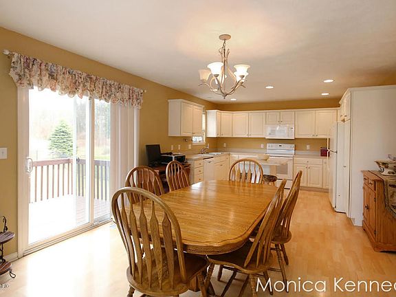 4th image of 11120 Waterway Dr