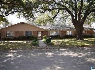 705 E 17th St, Cameron, TX 76520