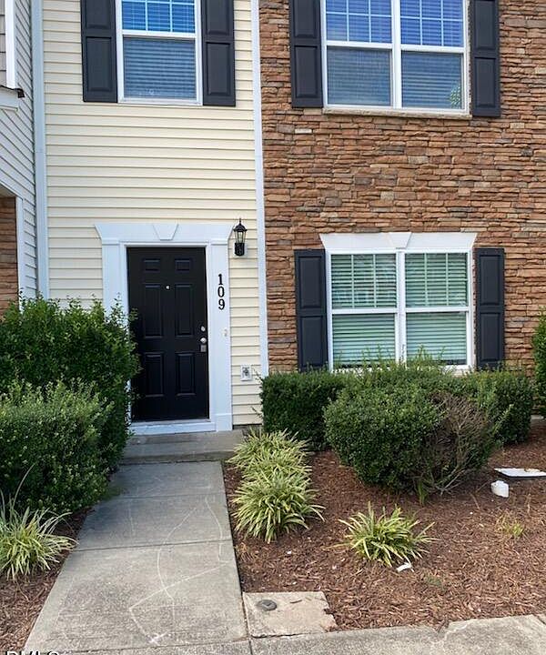 1st image of 1304 Cozart St Unit 109