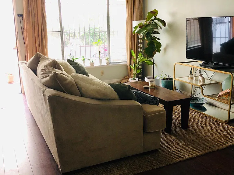 3658 Mentone Ave #4 — Photo 4