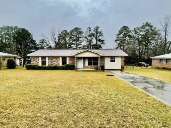 206 Goff Dr, Ozark, AL 36360