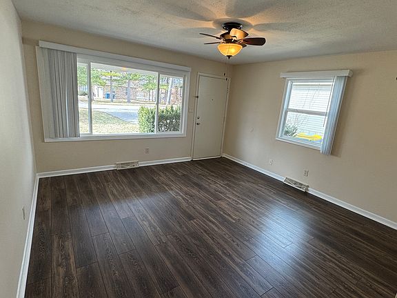 3rd image of 10873 Cornell St