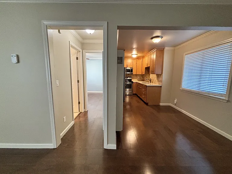 523 Poplar Ave #7 — Photo 12