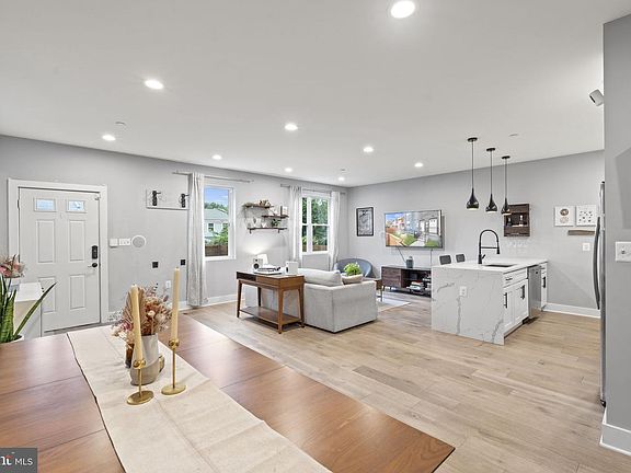 3rd image of 1838 Providence St NE APT 2