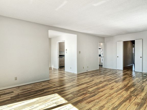 5th image of 3819 E Livingston Dr Unit 11
