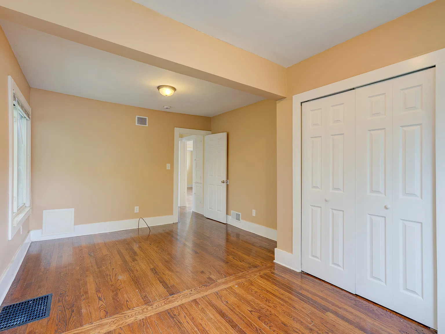 2 bed, 928 sqft, $1,550 — Photo 4