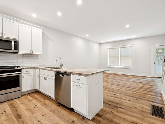 3rd image of 34 Ponemah Hill Road #4