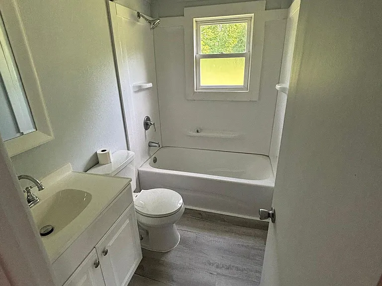 1114 Prince Dr — Photo 4
