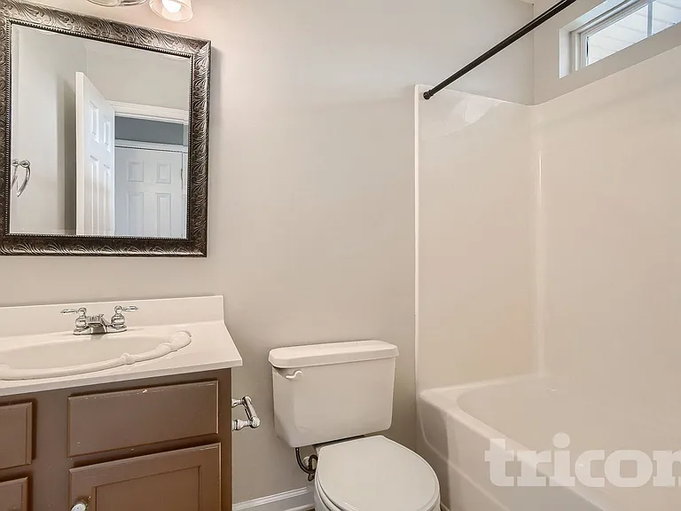 207 Towbridge Dr — Photo 10