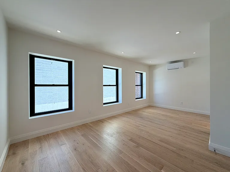 57 Christopher St #5B — Photo 24