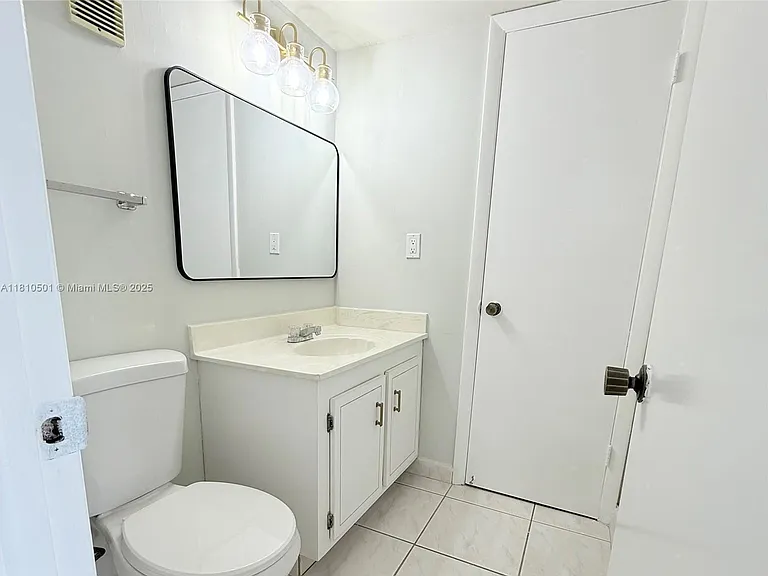 1300 Saint Charles Pl #706 — Photo 4
