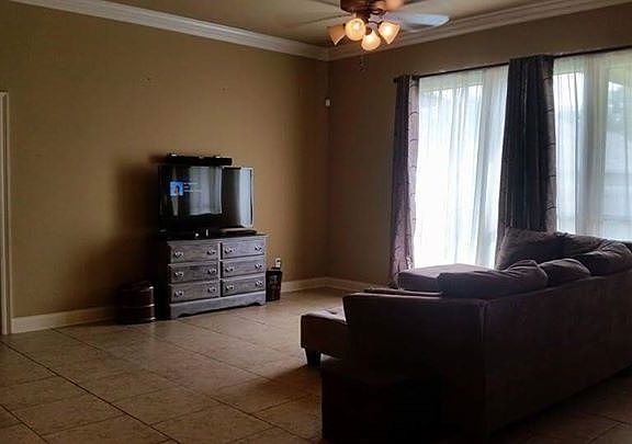 4th image of 7017 Silver Springs Dr