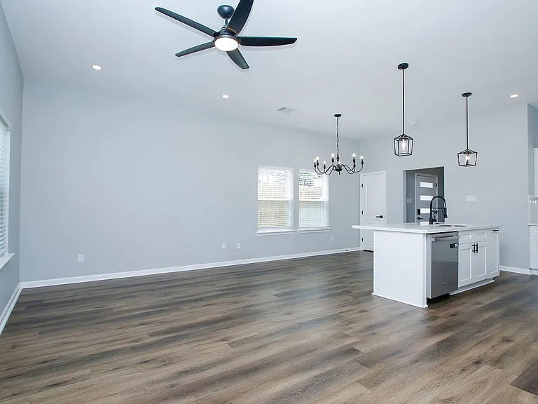 4337 Faulkner St — Photo 13