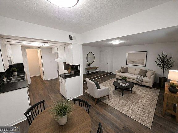 3rd image of 3183 Nectarine Cir