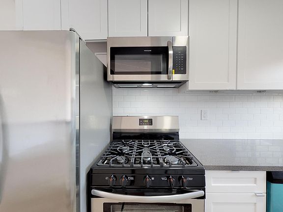 5th image of 3704 S Bentley Ave #7
