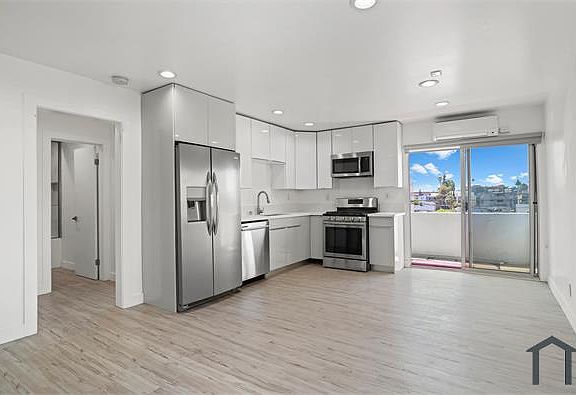 4th image of 249 S Coronado St APT 6
