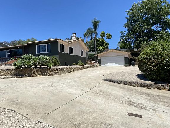 3rd image of 8925 Echo Dr
