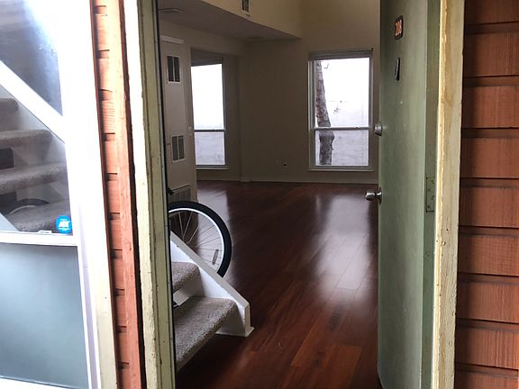 3rd image of 2800 Cole St APT 208C