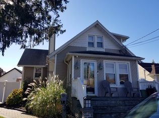 94 30th St, Copiague, NY