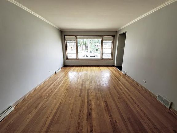 3rd image of 4715 N Octavia Ave